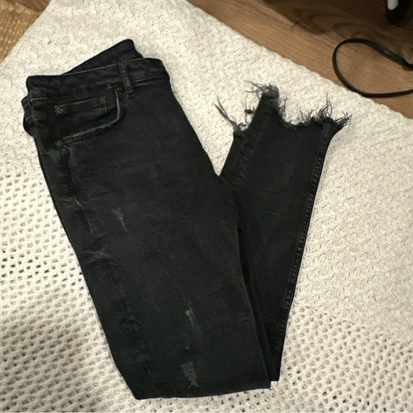 ZARA DENIM WOMENS DIS-STRESSED BLACK JEANS 8 SKINNY - Picture 1 of 8